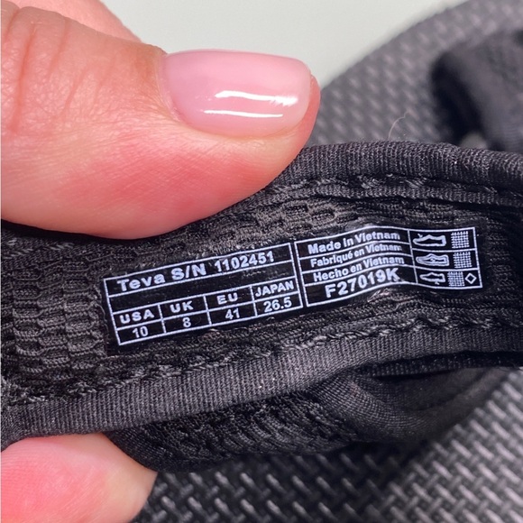 Teva Flatform Universal Mesh Print Strap Sandals - Picture 9 of 9